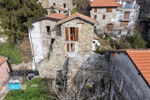 CASA INDIPENDENTE A TRIORA