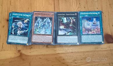 lotto di 200 carte Yu-Gi-Oh 