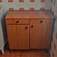 Mobiletto da cucina.