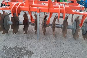 Estirpatore con dischiera