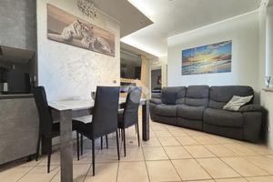 CASA SEMINDIPENDENTE A PINETO