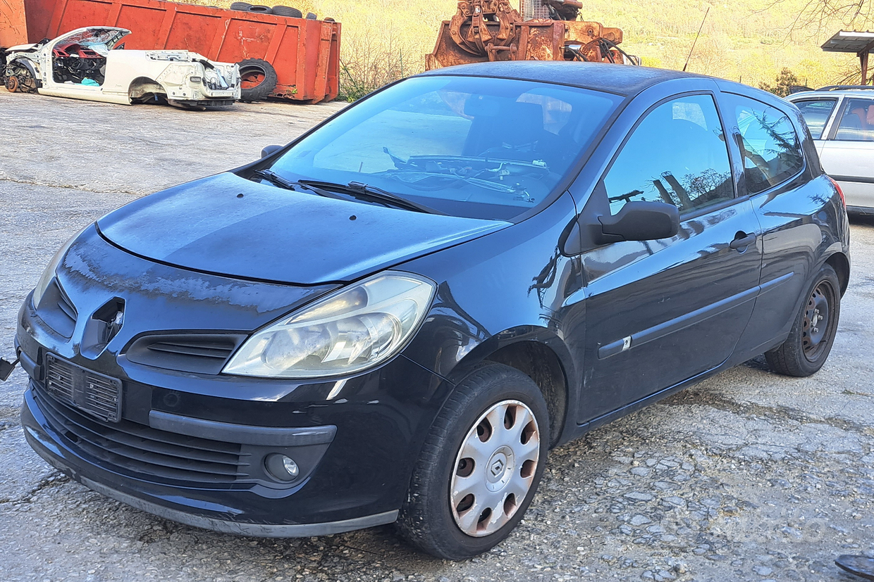 Devio tergicristalli RENAULT CLIO 3 PHASE 1 Diesel usato