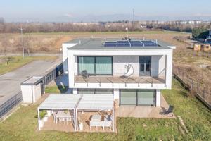 Villa di 331 m² con più di 5 locali e box auto dop