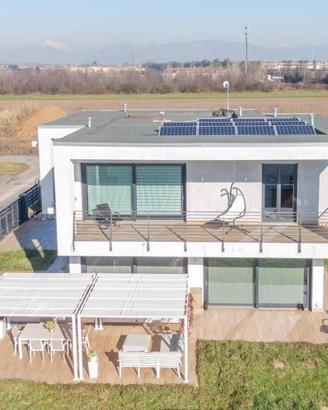 Villa di 331 m² con più di 5 locali e box auto dop