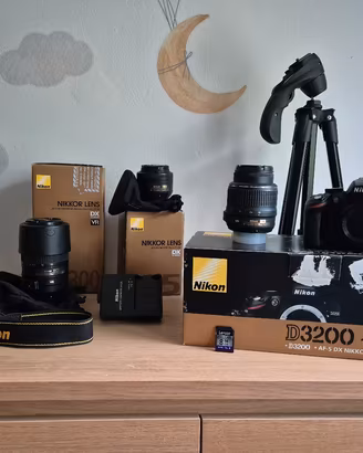 Nikon D3200 + obiettivi + trepiedi Manfrotto