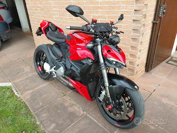 Ducati Streetfighter V2