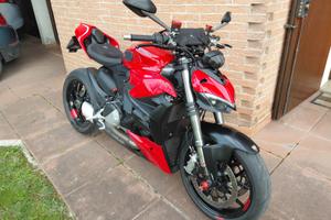Ducati Streetfighter V2