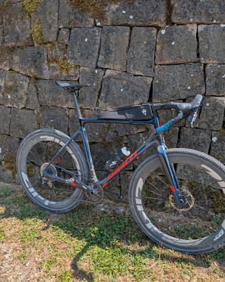 GIANT TCX L gravel