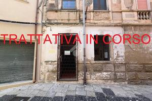 MONOLOCALE A BRINDISI