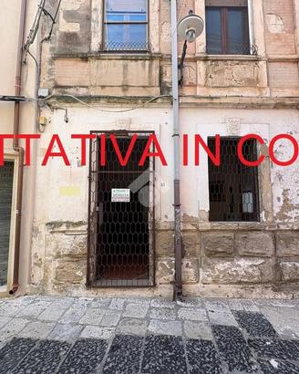 MONOLOCALE A BRINDISI