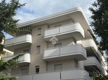 4 LOCALI A ALBA ADRIATICA