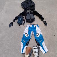 completo enduro e sali in moto