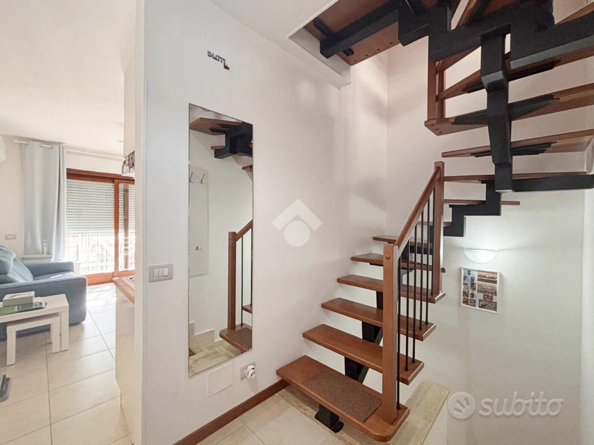 VILLA A SCHIERA A ANZIO - Altro