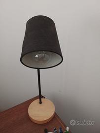 lampada da tavolo vintage con base in legno