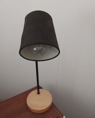 lampada da tavolo vintage con base in legno