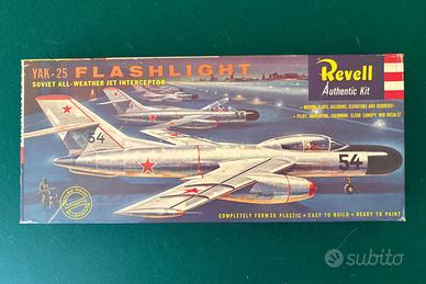 YAK 25 Flashlight 1/50