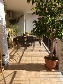 Tavolo e sedie da esterno