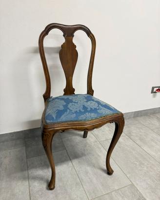 Sedia vintage in legno con cuscino