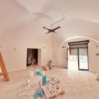 Locali commerciali uso studio medico, legale