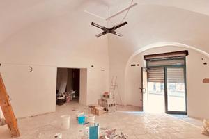 Locali commerciali uso studio medico, legale