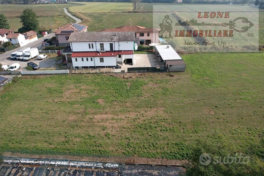 Terreno di 4500 m² a Bornasco - Altro