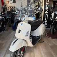 Piaggio Vespa 300 GTS SUPER
