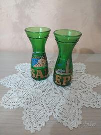 Coppia di vecchi contenitori in vetro sale e pepe 