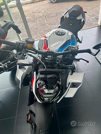 Bmw m 1000 r 210 cv 2024