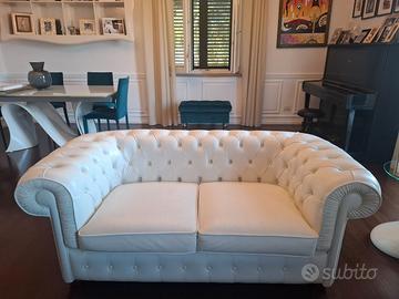 Divano Chesterfield vera pelle