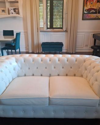 Divano Chesterfield vera pelle