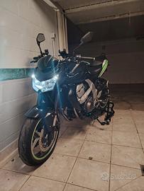 Z750 Ben tenuta