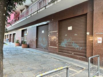 Locale commerciale 600 mq Nola Centro