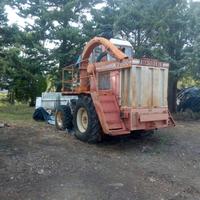 Trincia semovente Hesston 7600