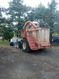 Trincia semovente Hesston 7600