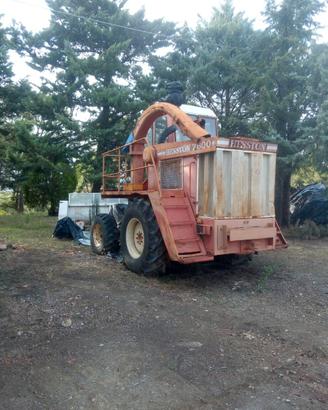 Trincia semovente Hesston 7600