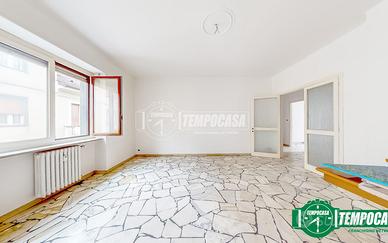 APPARTAMENTO CON DUE BAGNI E DUE BALCONI!