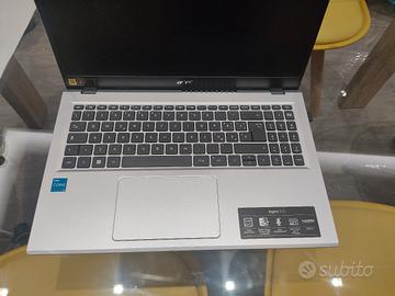 ACER - Notebook ASPIRE 3 15
Silver