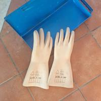 guanti isolanti dielettrici per elettricista