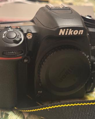 Reflex Nikon d7500 IN GARANZIA solo 1008 scatti