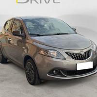 Lancia Ypsilon 1.0 FireFly Hybrid GOLD. grig...