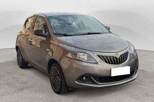 Lancia Ypsilon 1.0 FireFly Hybrid GOLD. grig...