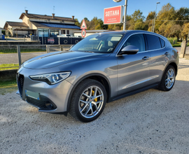 Stelvio Q4 - Pelle Tetto Cerchi 20' interni sport