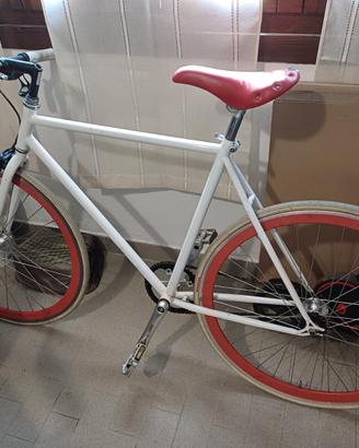 Bici scatto fisso