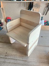 Sedia artigianale in legno per bambini