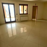 Via regina Margherita ampio appartamento