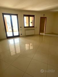 Via regina Margherita ampio appartamento