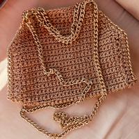 Borsa in cordino beige con catena dorata