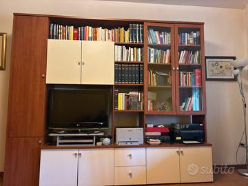 Mobile parete ,tavolo e sedie
