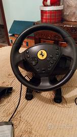 Volante e pedaliera Thrustmaster 