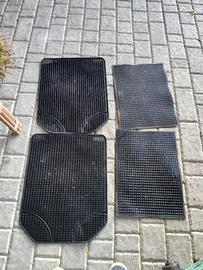 Tappettini in gomma per auto universali